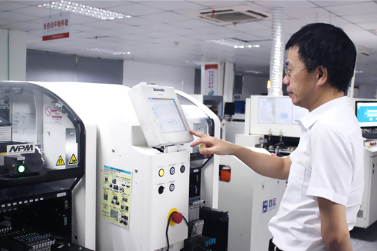 宝安日报报道：leyu乐鱼公司顾伟 三十载初心不改 深耕LED显示屏研发